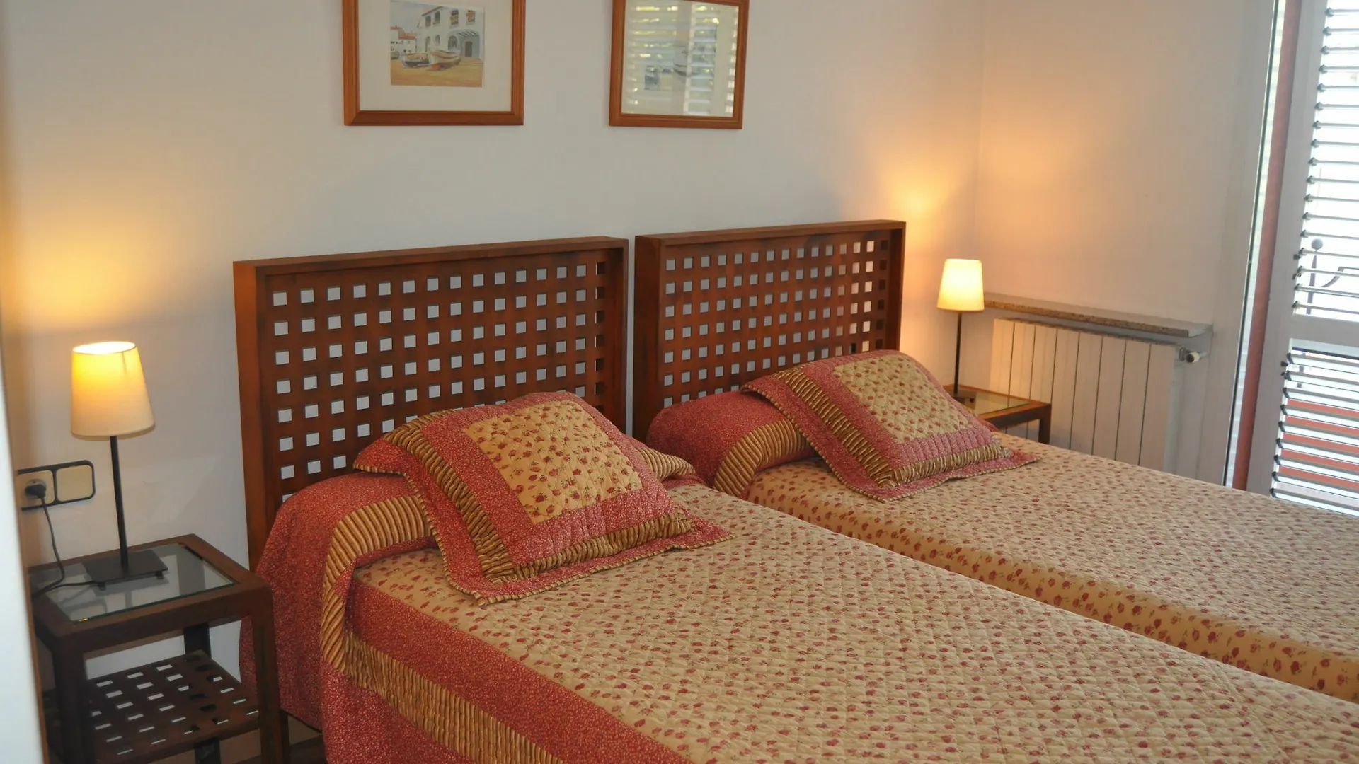 Girona Apartments 0*,  Spain